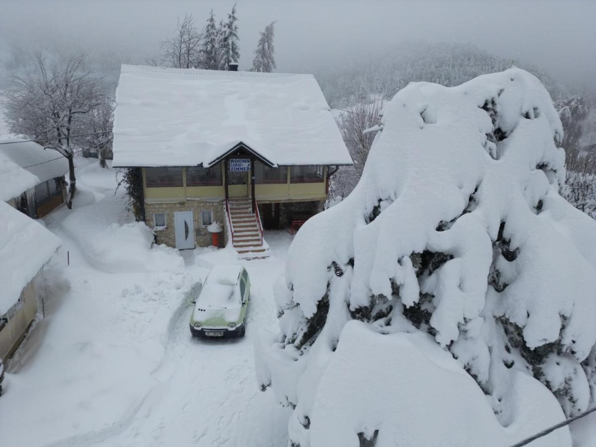 Guest House Family Varda Plitvice Lakes Plitvicka Jezera Bagian luar foto