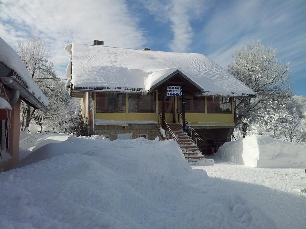 Guest House Family Varda Plitvice Lakes Plitvicka Jezera Bagian luar foto