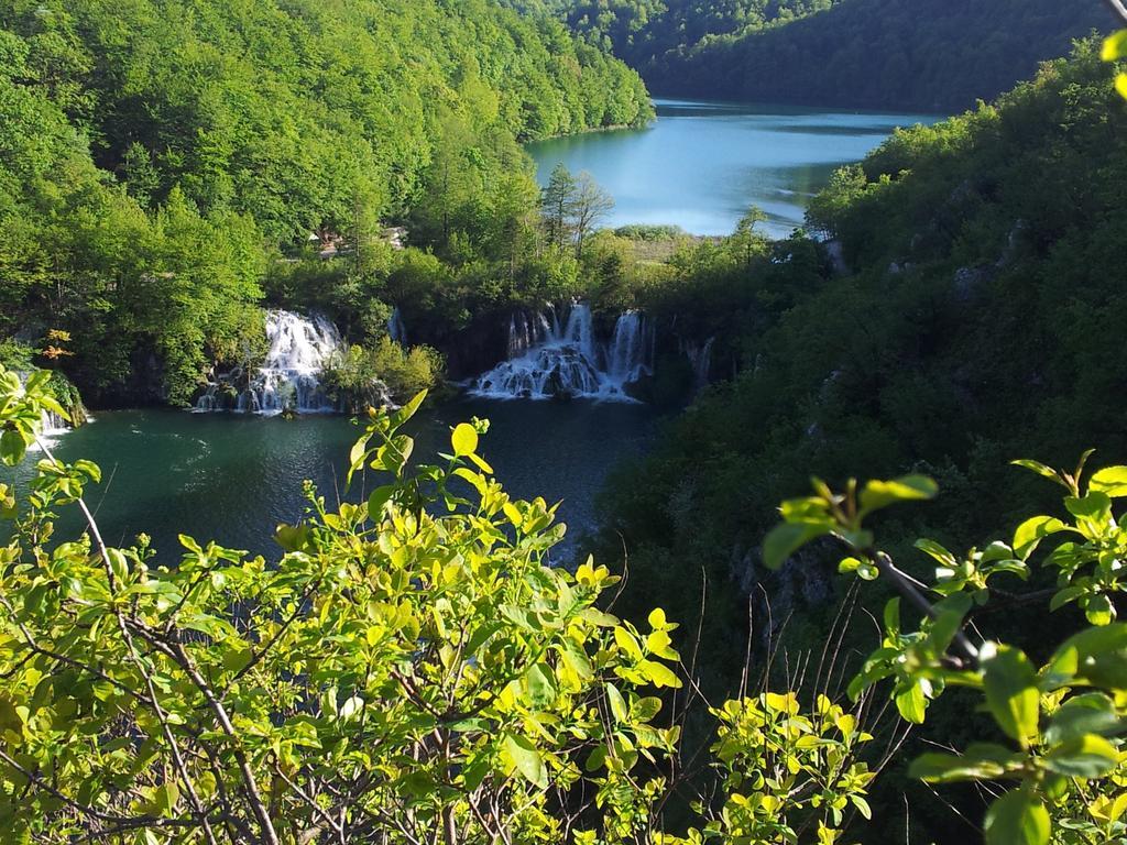 Guest House Family Varda Plitvice Lakes Plitvicka Jezera Bagian luar foto