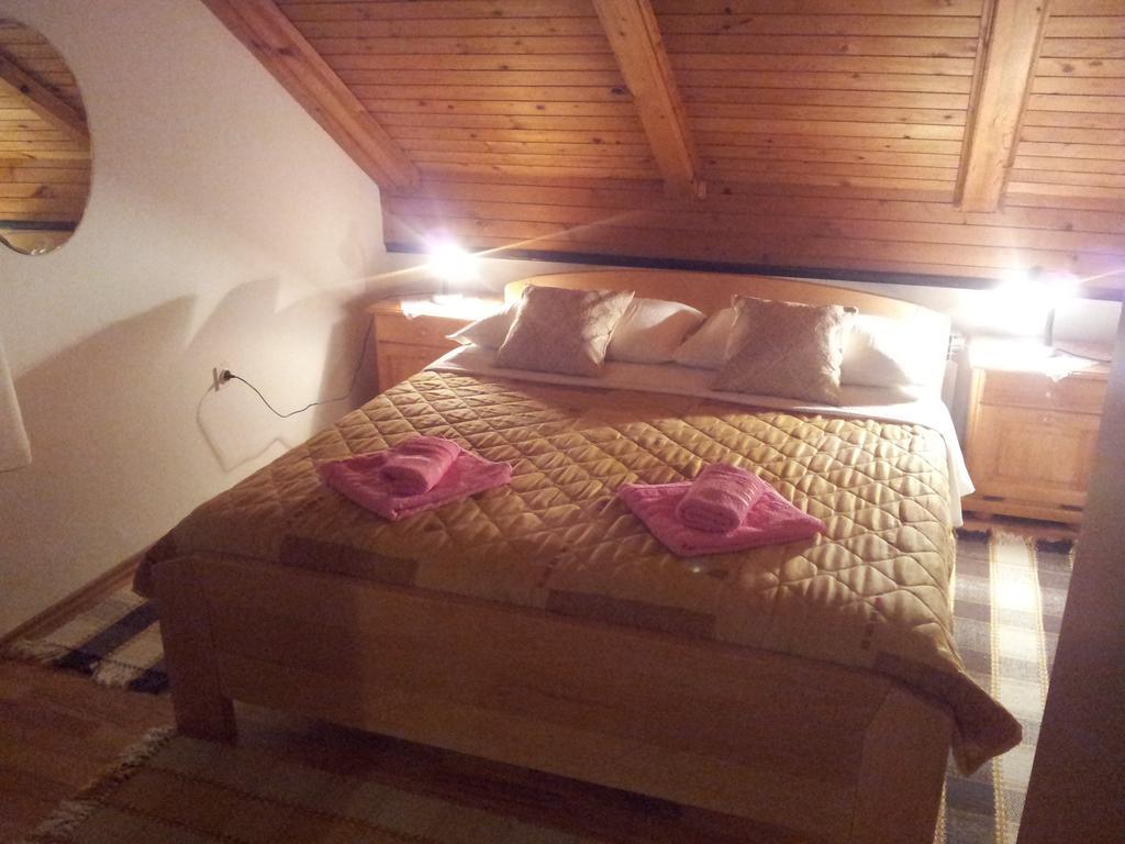 Guest House Family Varda Plitvice Lakes Plitvicka Jezera Bagian luar foto