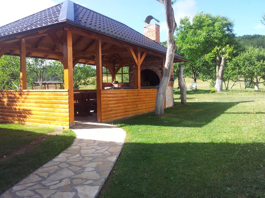 Guest House Family Varda Plitvice Lakes Plitvicka Jezera Bagian luar foto