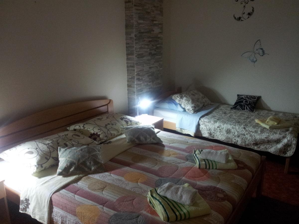 Guest House Family Varda Plitvice Lakes Plitvicka Jezera Bagian luar foto